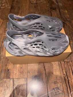 ORIGINÁL Yeezy Foam Runner 42 - 4