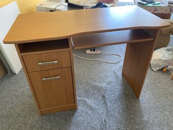Pracovny stol - 4