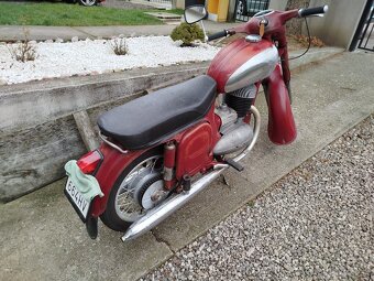 Jawa 250 - 4