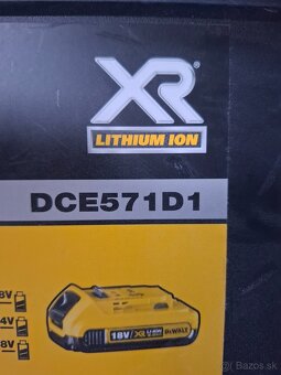 Dewalt pištoľ na silikón. - 4