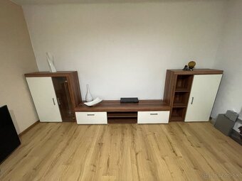 Obyvackova stena so stolikom - 4