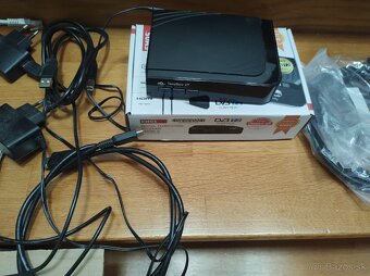 Predám DVBT -2 tuner,, nabíjačku - 4