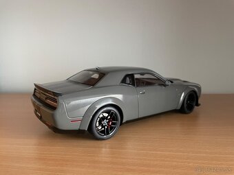 Dodge Challenger SRT Hellcat Widebody 1:18 - 4