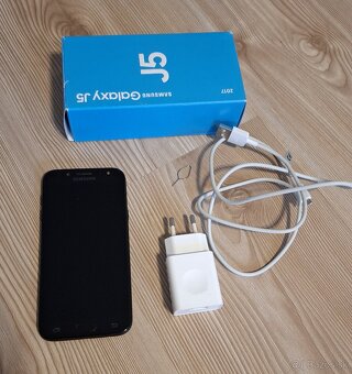 Samsung Galaxy J5 2017 - 4
