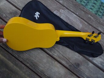 Predám krásne Ukulele Baton Rouge-ešte pôvodná 1.séria - 4