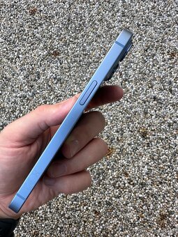 iPhone 14 - baterie 100% - 4