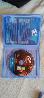 Predám 3 ps4 hry+VR headset - 4