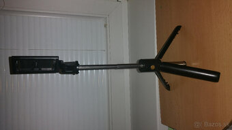 Bluetooth selfie tyč so vstavaným stojanom - 4