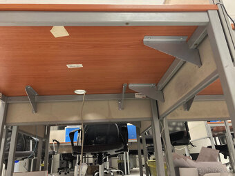 Predáma kancelársky stôl - 4