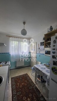 ZNÍŽENÁ  CENA NA PREDAJ  3-IZBOVÉHO BYTU  vhodného na rekonš - 4