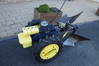 Podvozok na Agzat s pluhom - 4