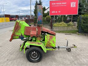 Mobilný štiepkovač na konáre, bubnový ,motor Kubota - 4