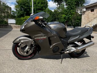 Honda cbr 1100 xx - 4