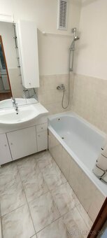 Prenájom 2 izbový byt s balkónom Nové Zámky - 4