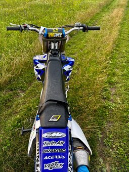 Yamaha yzf250 - 4