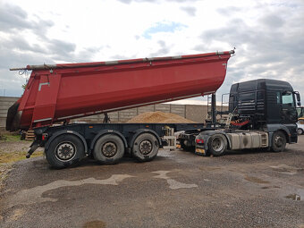 Ťahač s sklápacím návesom - 4