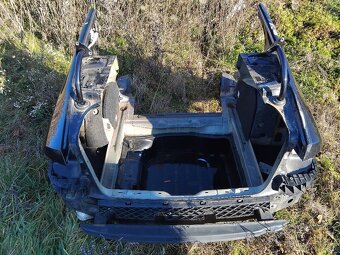 Passat B7 výrezy z karoserie - 4