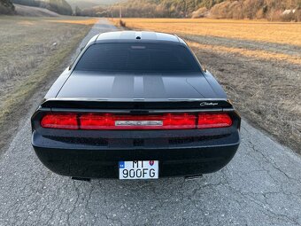 Dodge Challenger R/T 5.7 V8 HEMI - 4