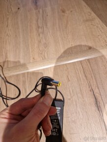 Adapter nabijacka 20V/4.5A 90W 04571
- 4