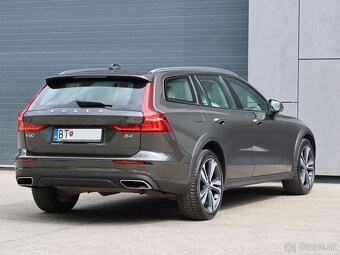Volvo V60 Cross Country B4 4x4,kúp.v SR,1.majitel,od.DPH - 4