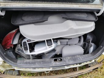 Hyundai Accent - 4