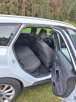 Ford Focus Combi 1.0 EcoBoost Rival X - rodinné auto - 4