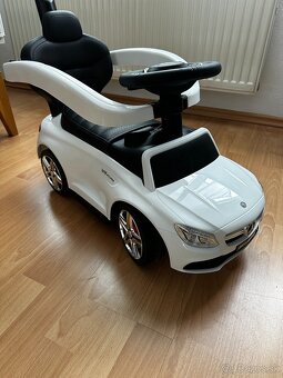Predám odrážadlo s vodiacou tyčou Mercedes Benz AMG C63 - 4