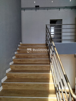 Štýlový industriálny priestor  – kancelárie podľa vašich pre - 4