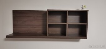 PREDÁM KOMODU+STOLÍKY+POLIČKA. - 4