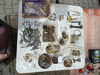 NÁHRADNÉ VECI NA HODINY - 4