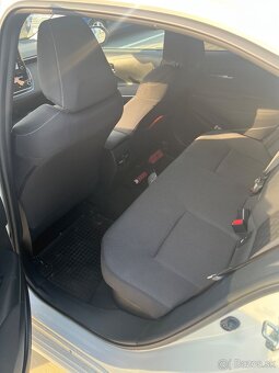 Toyota corolla 1.8 hybrid - 4