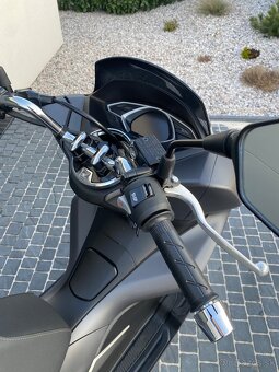 HONDA PCX 125 - najeto 734 km - 4