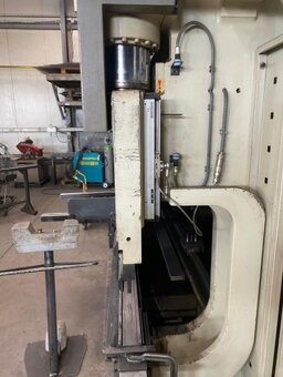 Nabízíme Použitý ohraňovací lis E-30160, r. v. 2006 - 4