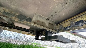 Zadný nášlapný schod IVECO Daily IV - 4