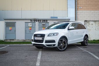 Audi Q7 3.0 Turbo Benzín Quattro 7Miest - 4