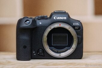 Canon EOS R7 - 4