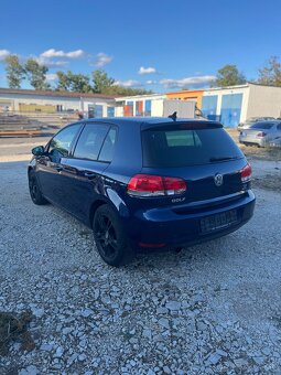Volkswagen Golf 1.6TDI Bluemotion - 4
