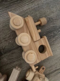 Drevený vláčik a hasičské auto - 4