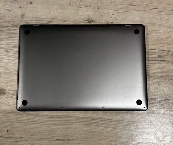 Predám MacBook Pro 15” (2019) - 4
