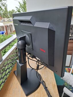 Monitor Lenovo - 4