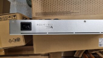 UBNT Ubiqiuiti USW 16 POE Gigabit switch - 4
