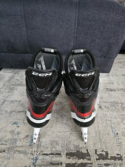 Korčule CCM FT 6 JETSPEED - veľk. 6,5 (EUR 41) - 4