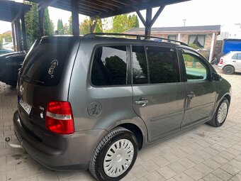 Volkswagen Touran 2.0 TDI Trendline - 4