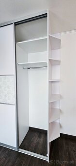 Vstavaná skriňa rohová - 4