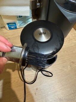 Mlynček na kavu DeLonghi KG40 - 4