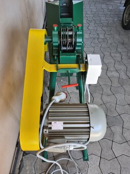 Predám menší výkonný šrotovník na všetky zrniny - 4