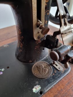 Starý šijaci stroj singerka - 4