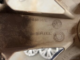 Predám original puklice VW R16 - 4