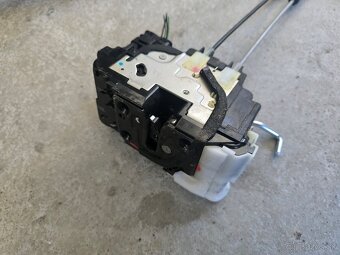 Zámok dverí Hyundai i20 - 4