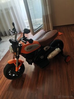 Predám detskú elektrickú motorku Street Bob - 4
